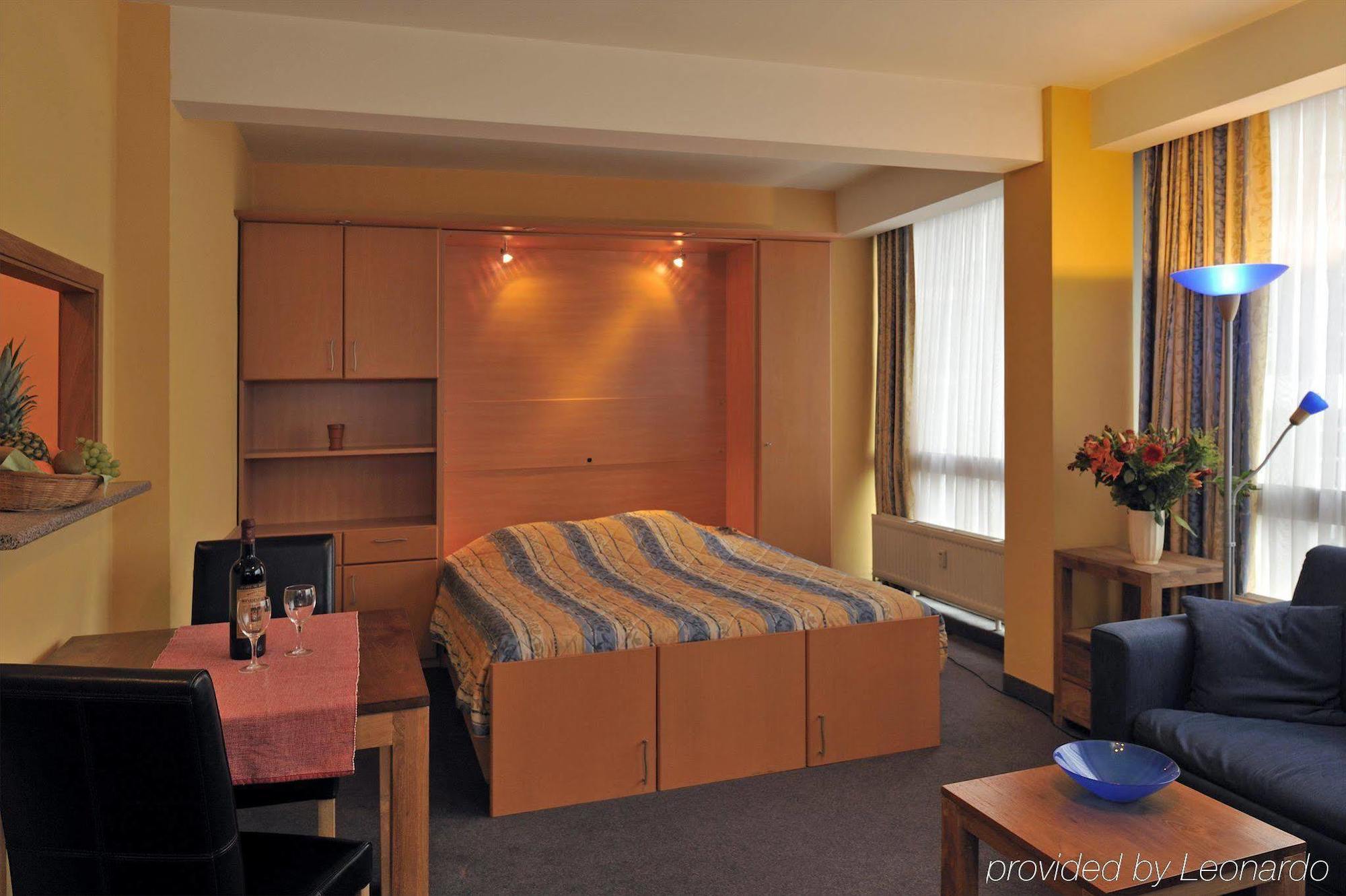 Residence Aparthotel Wellington Brussel Buitenkant foto